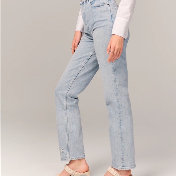 ABERCROMBIE & FITCH 90s Ultra High Rise Straight Jeans in Light Blue Wash - Picture 9 of 16
